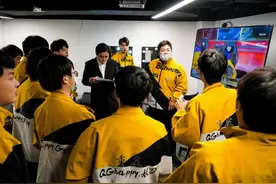 重庆QGhappy巅峰对决落败 无缘重庆总决赛选手遗憾落泪图片