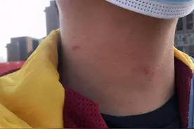 深圳一学校“退费”出尔反尔 记者采访竟遭保安锁喉图片