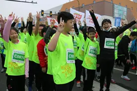 带班跑马拉松的体育老师又来了！学生跑完却表示自己“被骗”？原因又燃又好笑图片
