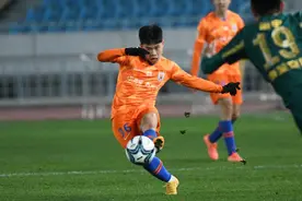 足协杯：山东鲁能泰山胜浙江能源绿城图片