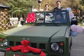 当军装遇上婚纱！十对新人，“十全十美”图片