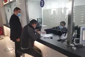驾驶证一次性记11分？上海宝山警方破获多起替人代扣分案图片