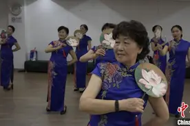 上海：“50后”旗袍模特队实力演绎花样年华图片