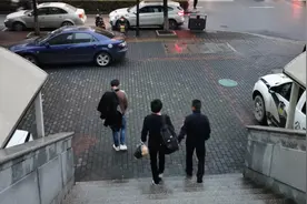 兄弟俩离家闯荡，弟弟从此失联！十年后在杭州被找到，真相令人唏嘘...图片