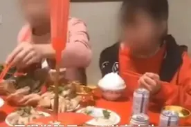 “18岁男生娶14岁女生”视频曝光，律师称监护人已涉嫌违法，媒体：谁让他们离开校园？图片