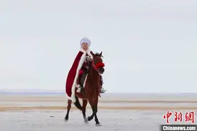 新疆走红女副县长：希望昭苏县成全国“网红”图片