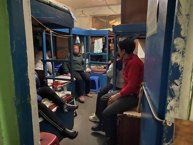 逃离牛仔的房屋攻略（住在吉林5元旅店的单身女人们不避讳谈及男女间的关系）