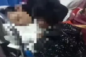 “安徽阜阳11岁男孩跪地守护患癌母亲”续：直到其母已去世仍未联系到其父亲，男童暂由政府救助抚养图片