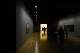 观展｜龙美术馆三展同开：从《暗物质》看到“中国色”图片