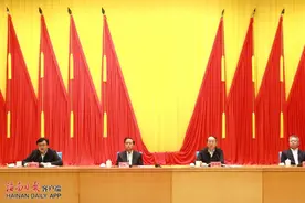 中央决定：沈晓明同志任海南省委书记；冯飞同志任海南省委委员、常委、副书记图片