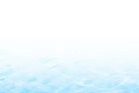 婴儿游泳 莫让脖圈坑了娃图片