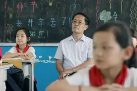 扶贫路上的老校长们图片