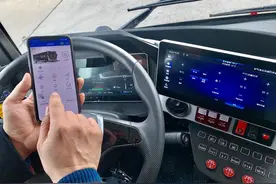 高端新能源公交亮相石家庄图片