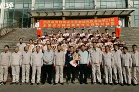 祝贺！鞍钢众元拔河队载誉归来图片