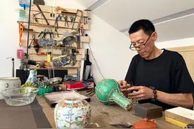 锔瓷匠人王培波：用化腐朽之力，演绎艺术神奇图片