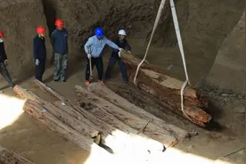 血渭一号墓出土大量文物 专家：非“九层妖塔”原型图片