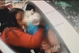 郑州5个月大的婴儿被反锁车内 女司机吓得大哭图片