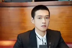 魏大勋古风时尚，完美融合绅士西装图片