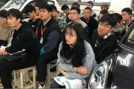 无锡科技职业学院有个“修车西施”，汽修系三届学生就她一个女生图片