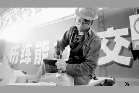 木工能手比拼绝活技艺见真章图片