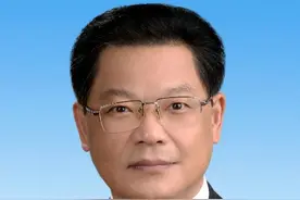 海南甘肃新省长同日上任！这位土家族省长7年7度履新图片