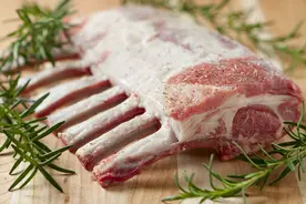 一锅羊肉，温暖冬日图片