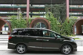 经济适用的艾力绅图片