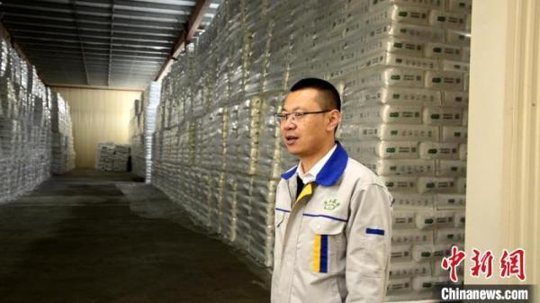 甘肃定西“负二代”翻身记：从穷困躲债到授渔助农