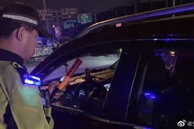 男子无证醉驾被抓 这回五年不能考证图片