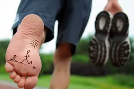 鞋子不合脚、站立时间长，“鸡眼”的痛你经历过吗？图片