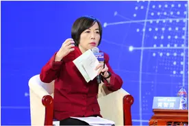 黄智贤：两岸一旦统一，再怎么顽固的“台独”，都会在家缝五星红旗图片