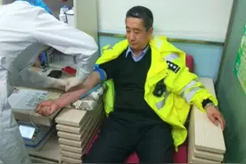 警探号丨老人手术急需“熊猫血”这位民警又“出手”了图片