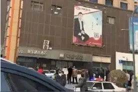 行车记录仪拍下惊悚瞬间！沈阳女子坠楼砸在车顶当场身亡图片