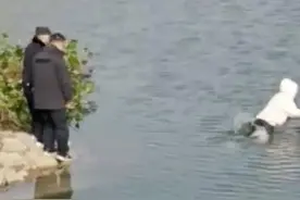 安徽投河自尽女孩父亲发声：有医生给我们做心理辅导，但对我来说已经意义不是太大，关键是小孩没有了，你说是吧？图片