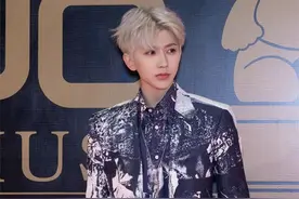 第十四届咪咕汇圆满落幕 蔡徐坤精彩演绎《情人》全新舞台图片