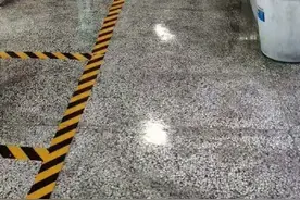 郑州一中学山羊趴窗旁听被无情驱赶图片