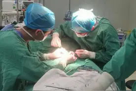 感冒→肺炎→脓胸！6岁孩子最终动手术！这些症状家长一定要重视图片