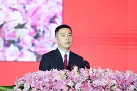 “后浪”周立宸顺利接棒，开启海澜之家2.0时代图片