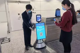 旅客不用在转盘等待行李，南航推出“行李到家”服务图片