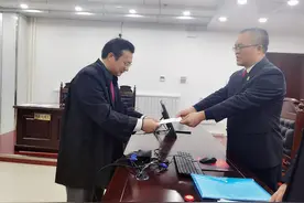 “错抱孩子28年”案一审宣判 河南大学淮河医院共需赔偿76万余元图片