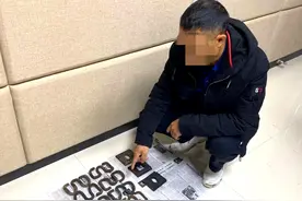 铁路上“捡废铁”也违法，湖南邵东男子涉嫌偷窃被拘留图片