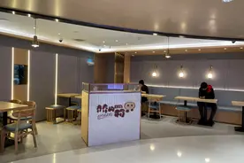 海底捞围猎河南餐饮标杆：硬杠巴奴，狙击姐弟俩图片