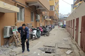 家中污水倒灌，小区改造却不动污水管？图片