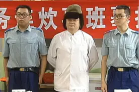 炊事班的故事：班里模拟法庭，胖洪的样子太搞笑了，大周直喊大人视频封面