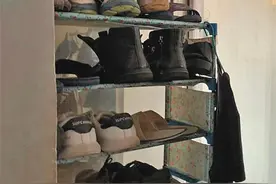 100平方米出租房住了20多人图片