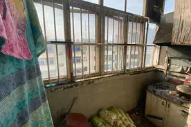 石家庄4个月坠楼女婴或留下后遗症：母亲精神异常 父亲自言重男轻女 家中还有一个女儿图片