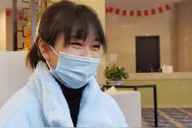 第四届成都国际诗歌周丨最年轻的参会诗人余真——98年的重庆女孩：来成都像回家图片