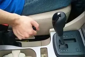 从手动挡到自动档，这5大驾驶误区注意了图片