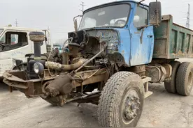 聊城：“四不像”车辆酷似穿越未来机器人 交警表示需严查图片