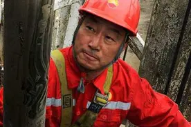 “来到铁人队，就要长出铁人骨”的实干派图片